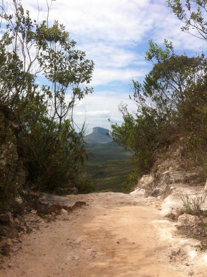 Pousada Pico Da Vila Vale do Capao Luaran gambar